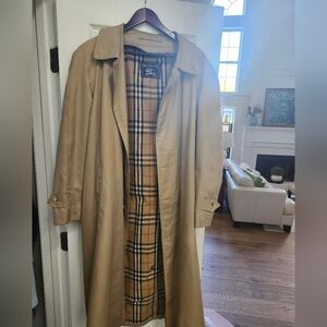 Men's Burberry Camden Trench 46L